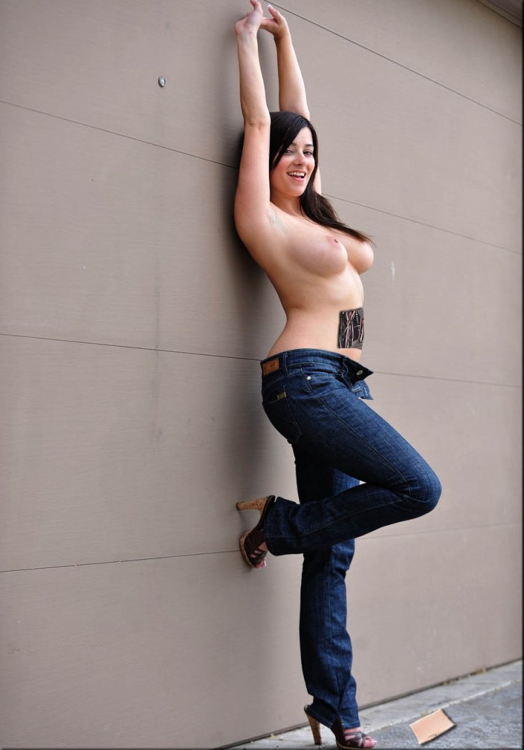 Girls Topless in Jeans nude