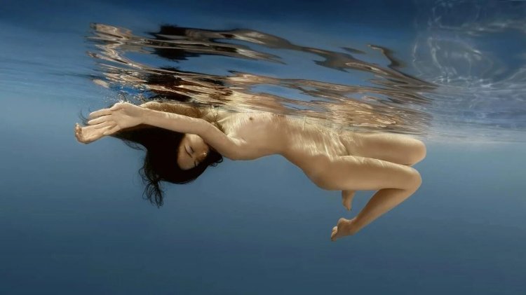 Naked girls underwater