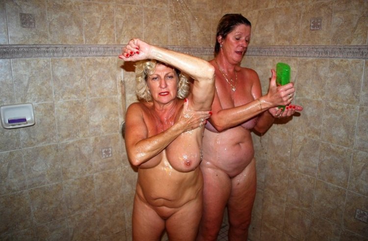 Naked old women in the bathhouse