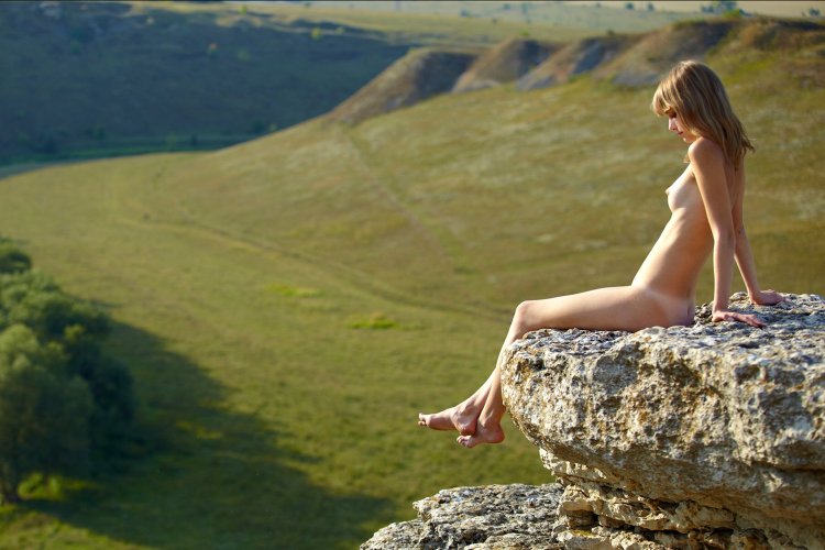 Erotic photo shoot in the mountains