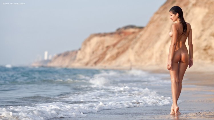 Beach of naked women