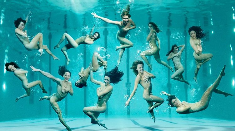 Naked synchronous swimming