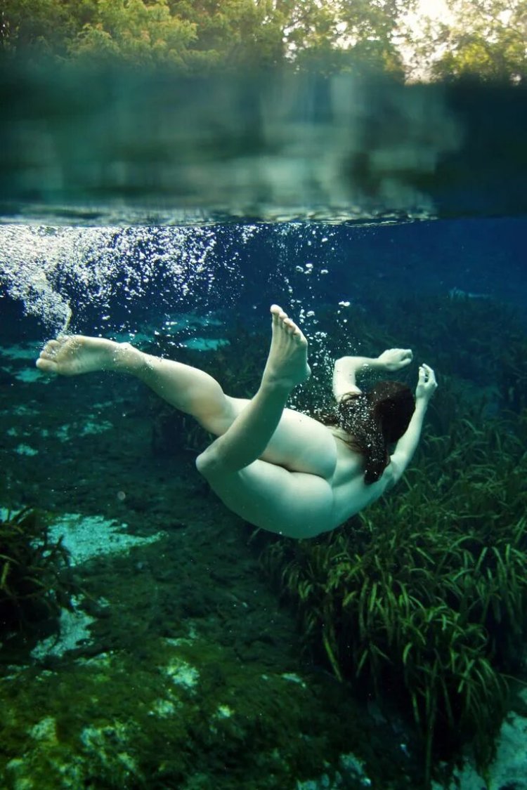 Underwater shooting in the style of nude