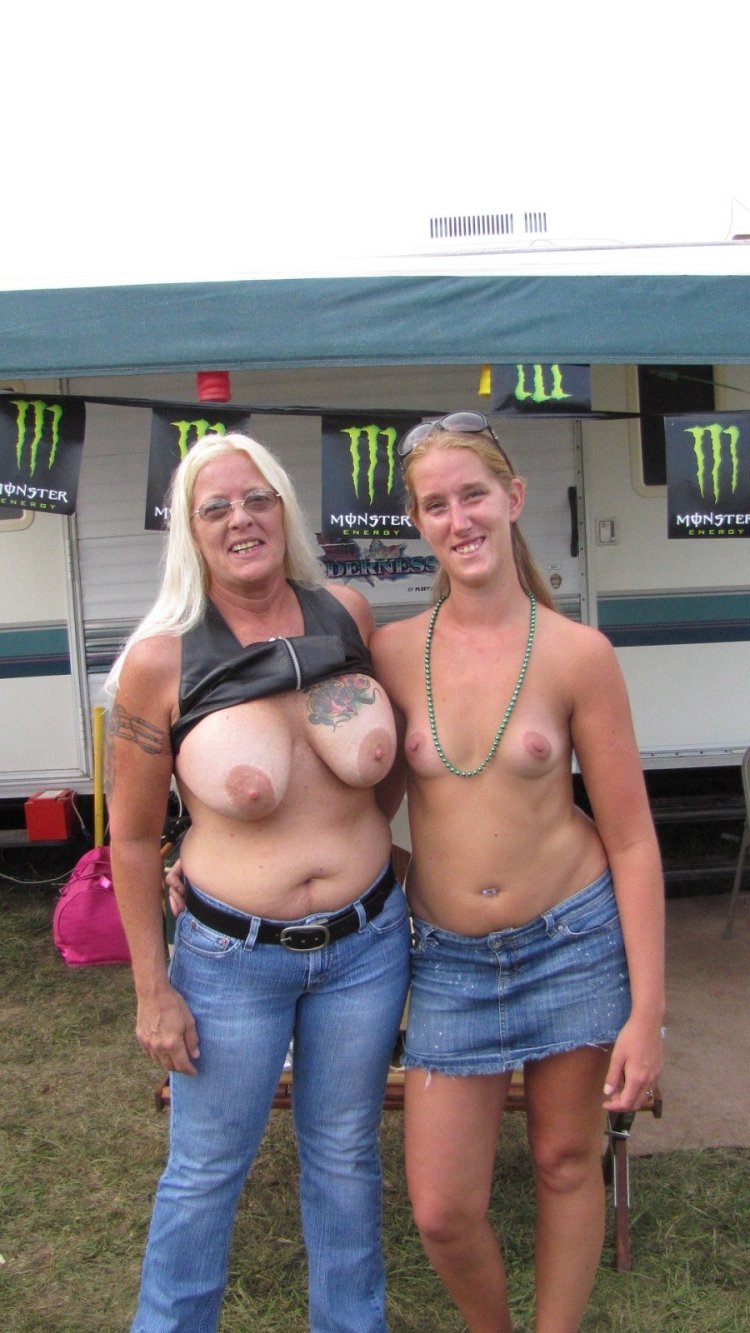 Naked American women