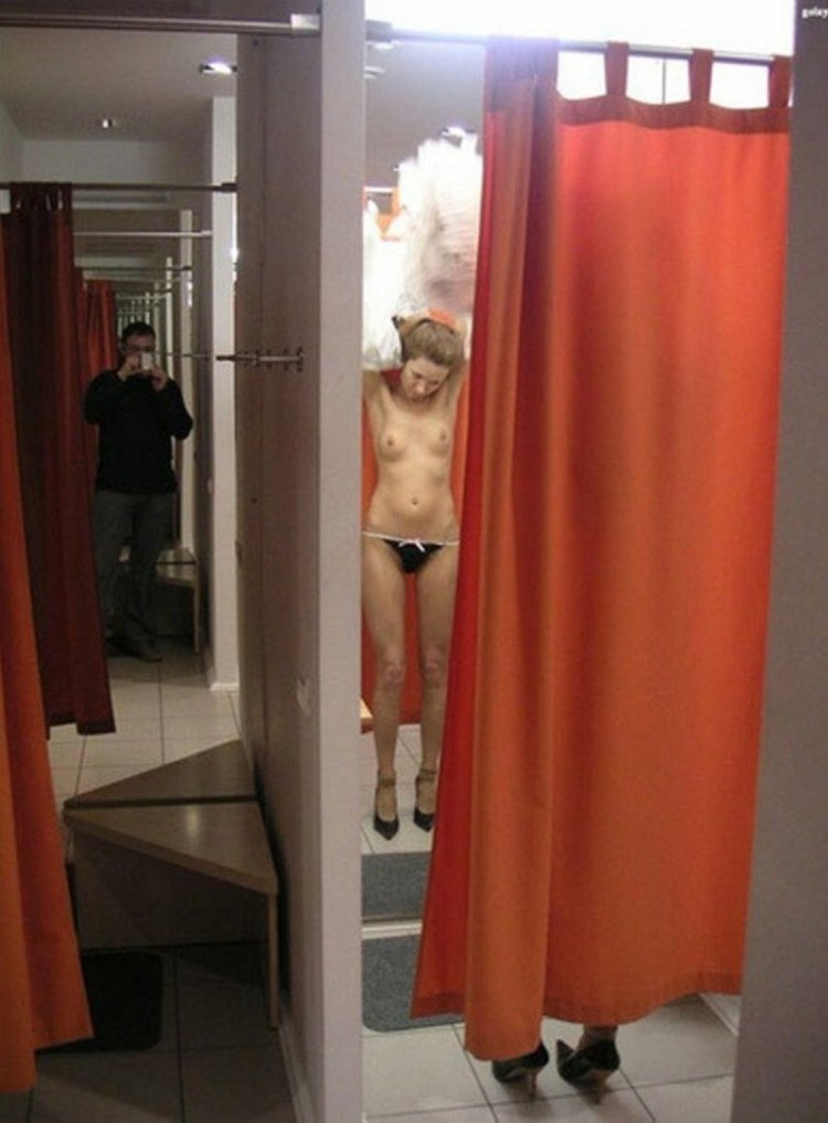 I spied on the fitting room