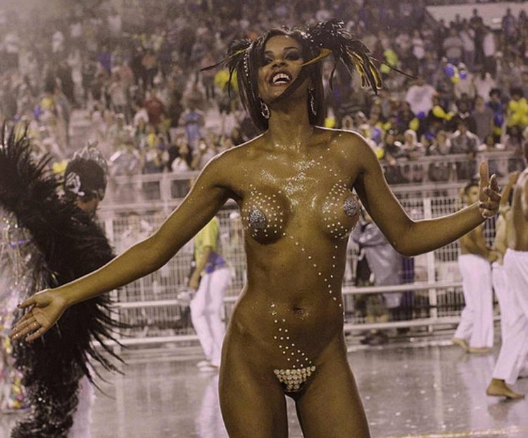 Andrea Martins Brazili Carnival