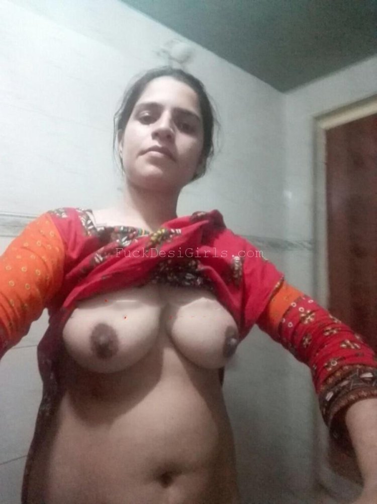 Pakistan girl boobs