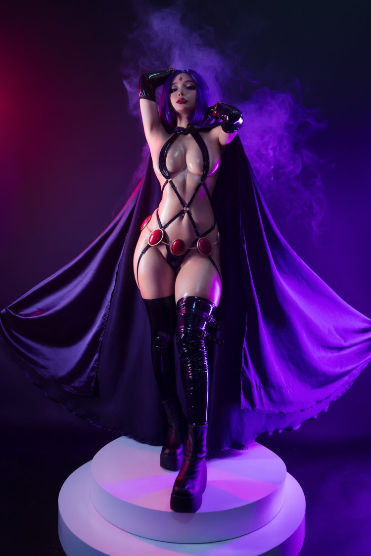 Cosplay Raven