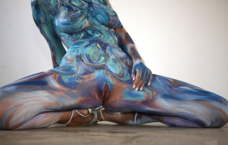 Painted female bodies