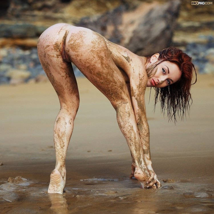 Naked girls in mud