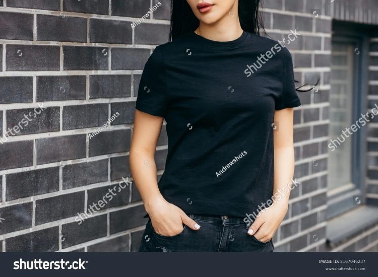 Black T -shirt Girl