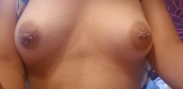 Male piercing of the nipples