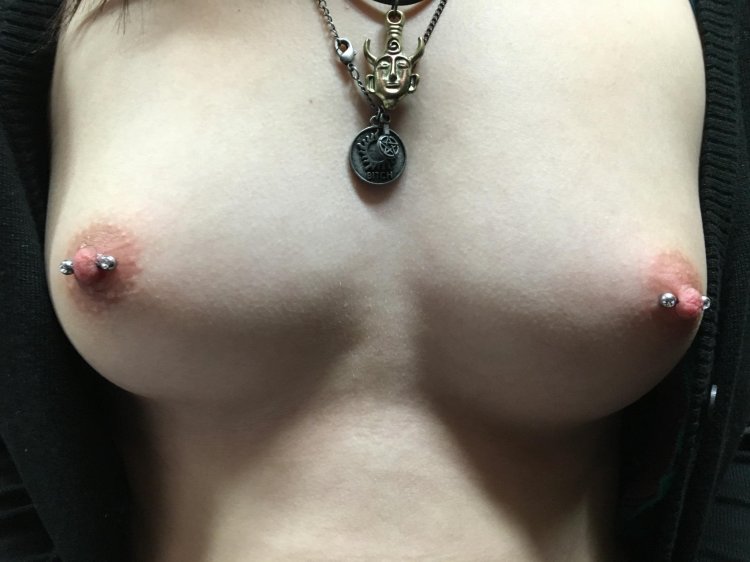 Piercing nipples