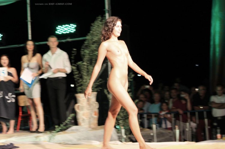 Beauty contest of Miss Carriage Nude