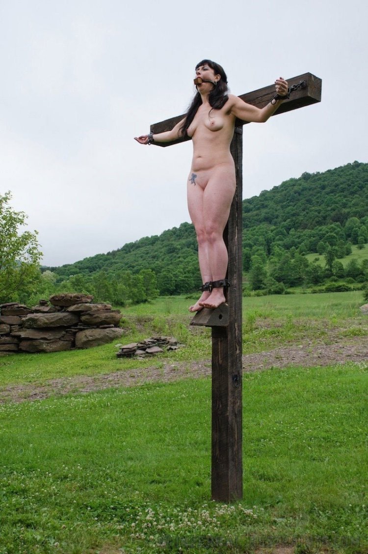 Magdalena Crucified