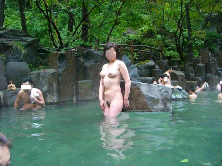 Nudists of Japan