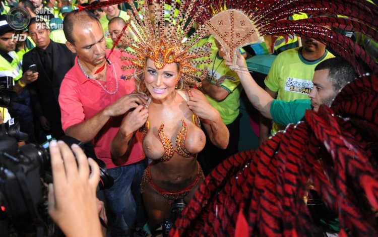 Andrea Martins Brazili Carnival Naked