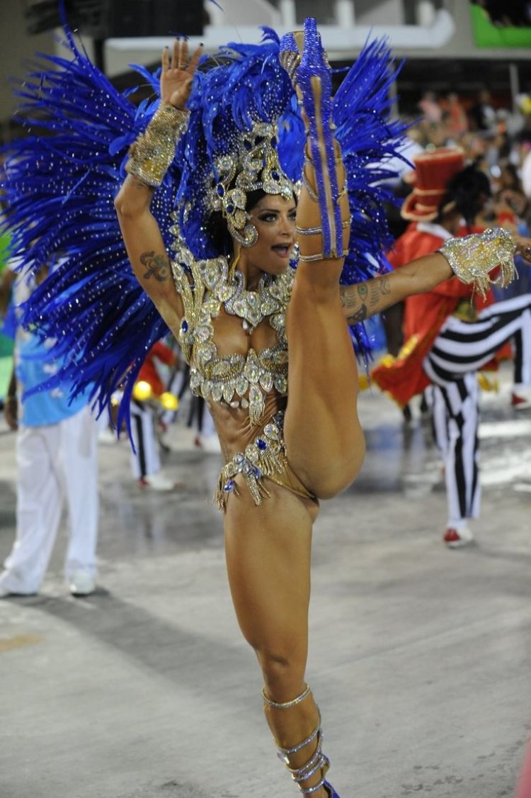 Brazilian dancer Andrea Martins