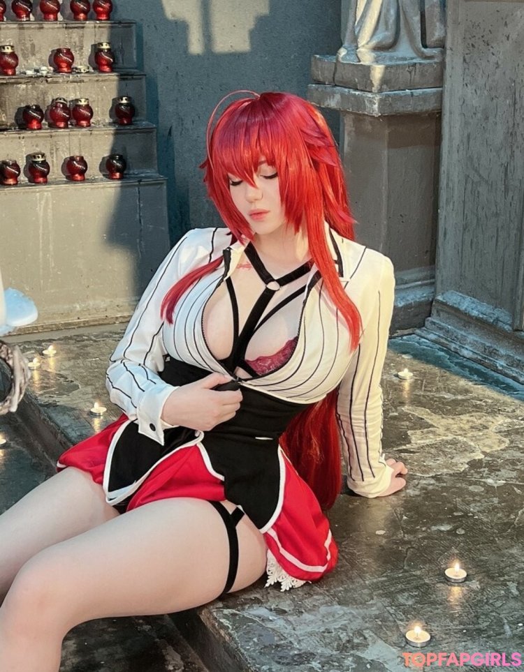 Rias Gremori Cosplayers