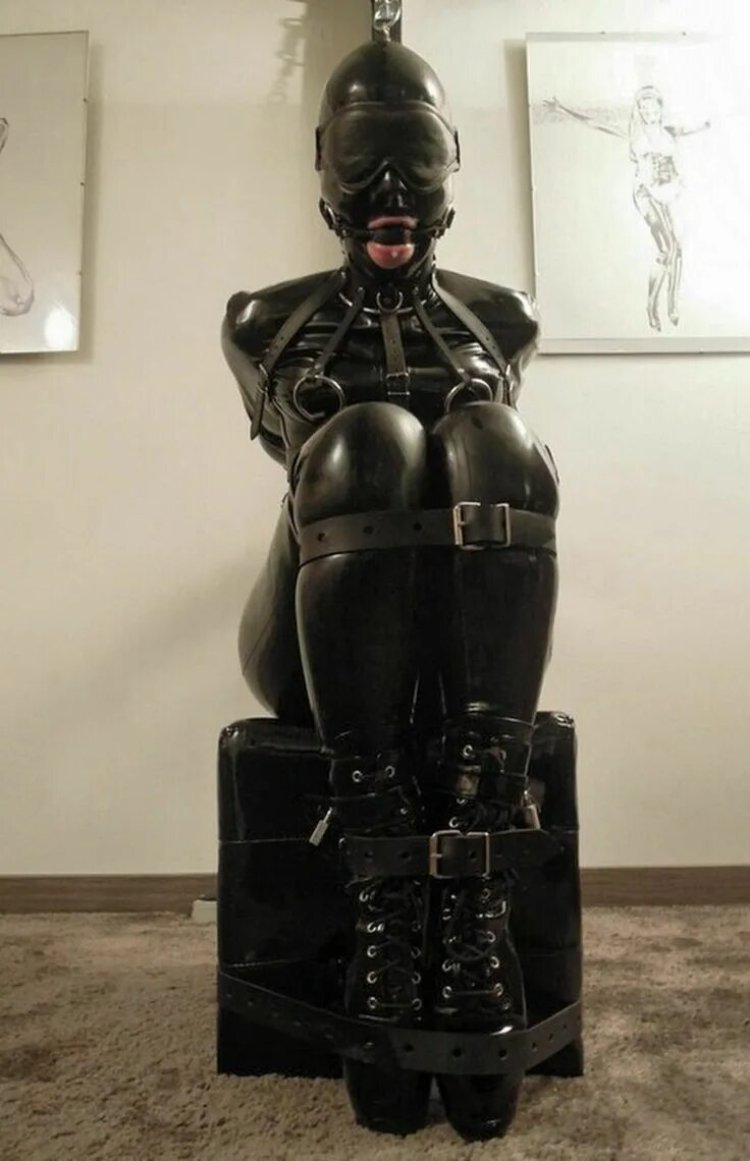 Porn latex Bondage