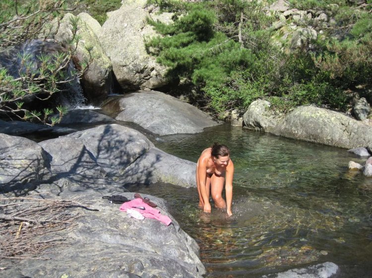 Bathing with nakedness