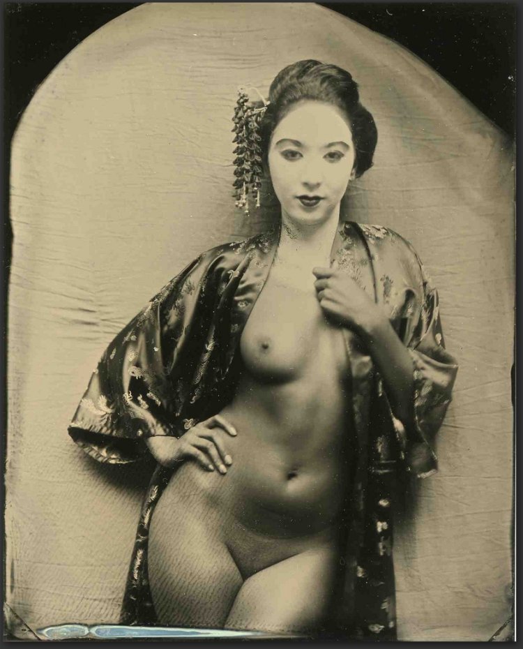 Vintage naked women